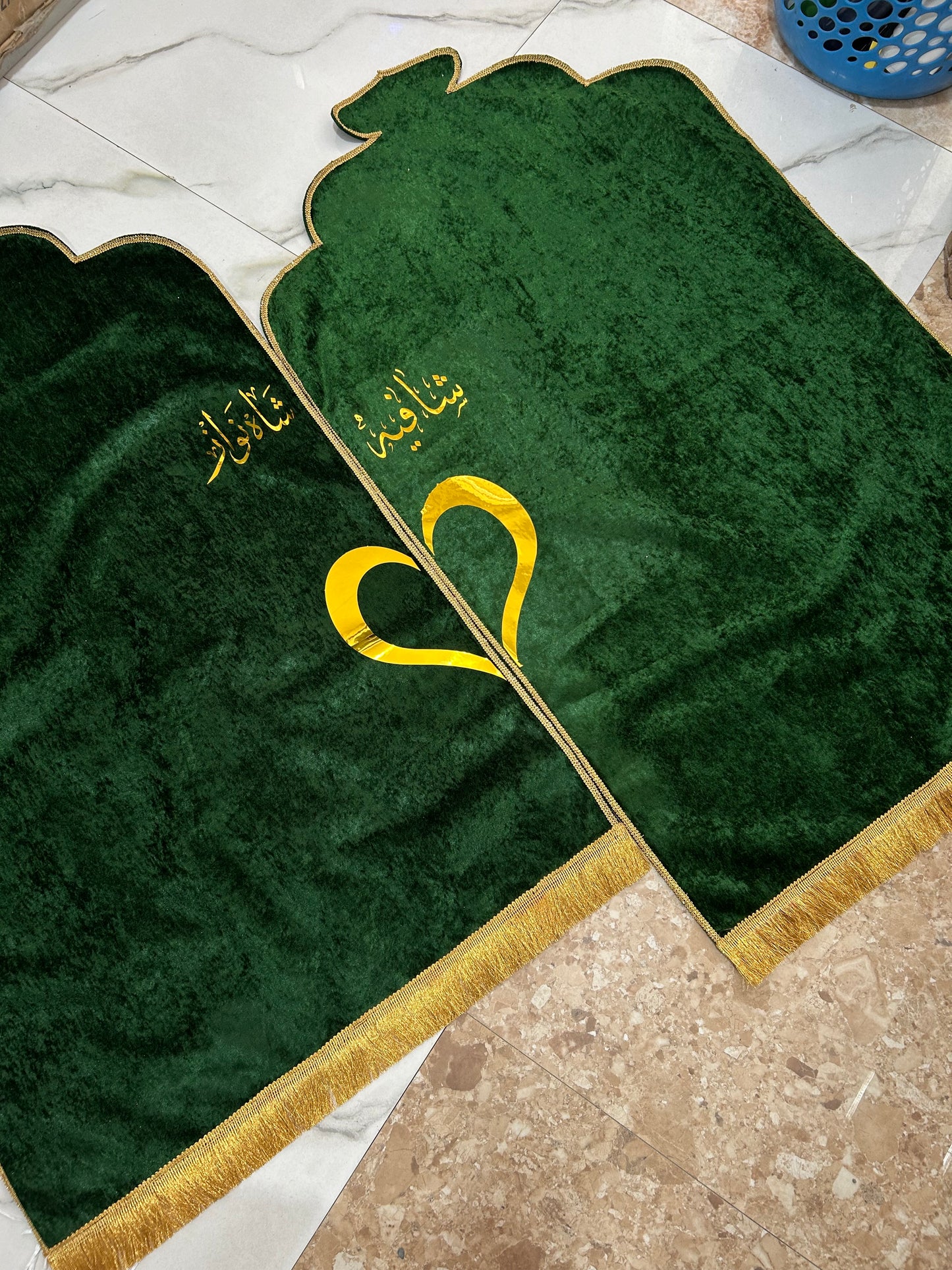 Customized Valvet Embroidery Prayer Rugs (Single Mat)